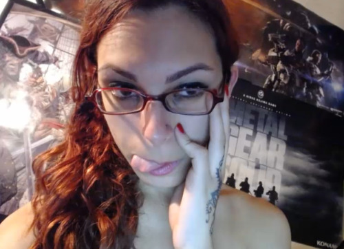 littlechio:  Pictures from nerd night last night on chaturbate <3  