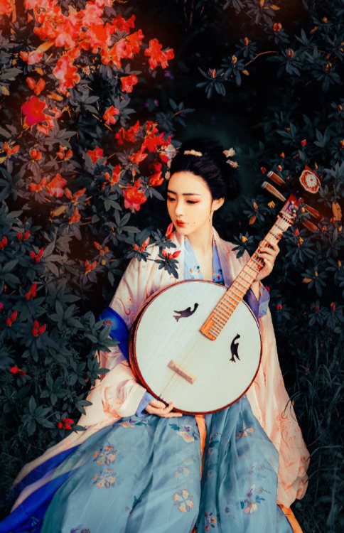 Traditional Chinese hanfu by 張mo_