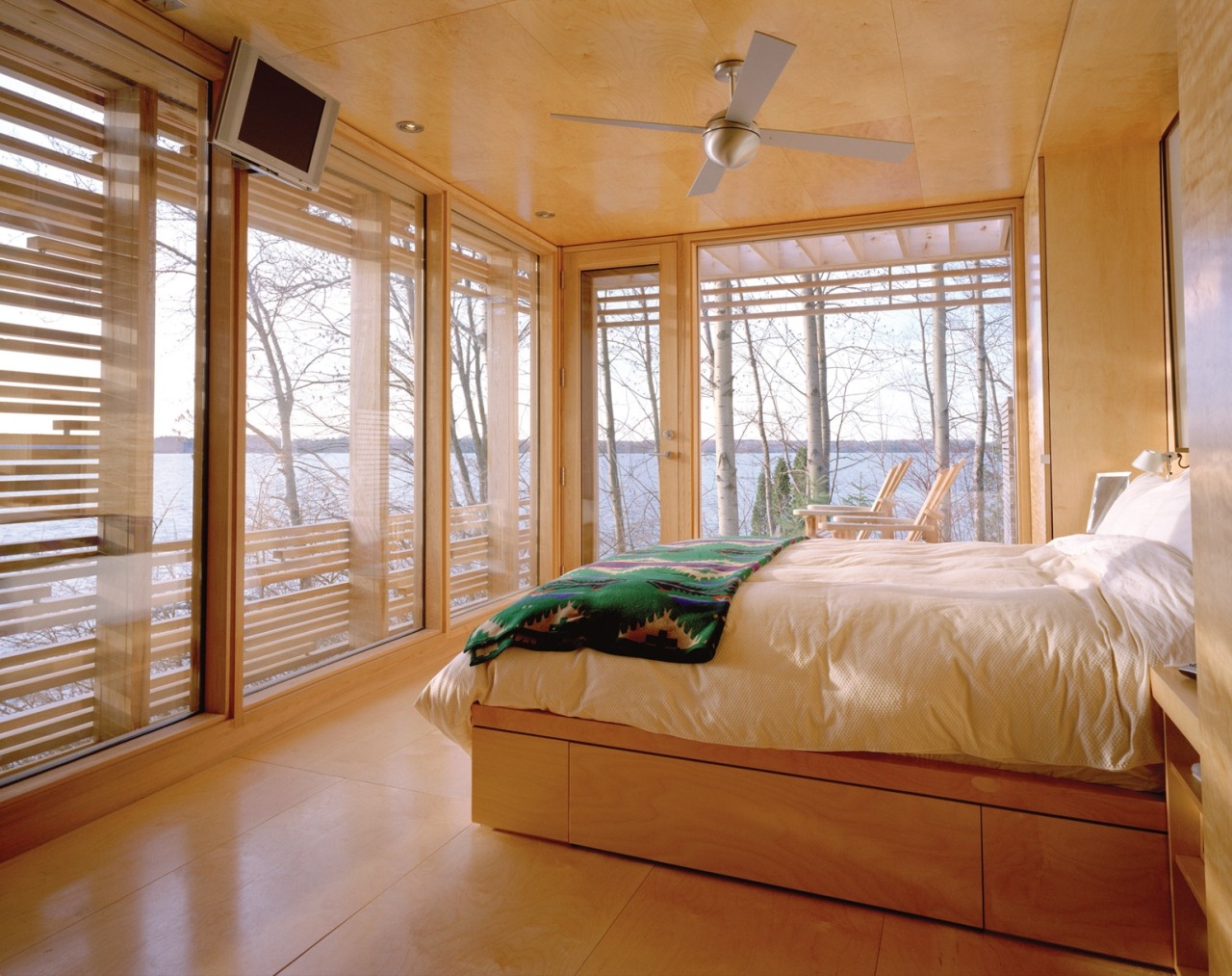 archatlas:  Sunset Cabin Taylor Smyth Architects  From the architect:The clients