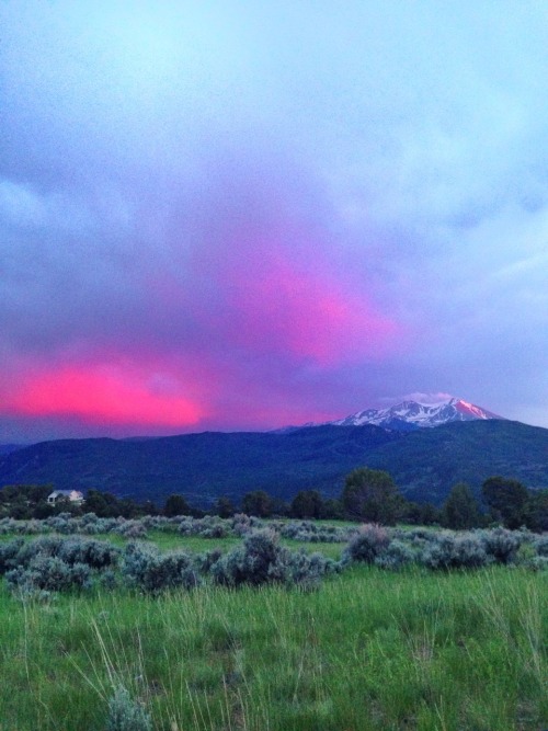 devildogmamer:  brick-city:  Colorado sunsets are different from every angle  Beautiful.
