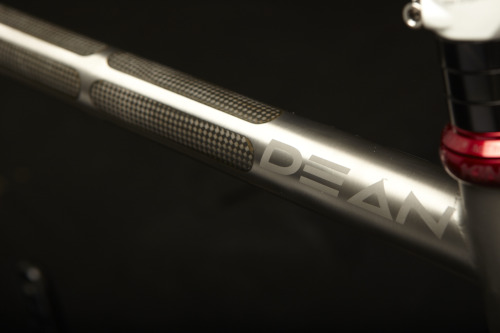 bikeshowcase: Dean Custom Titanium/Composite Road Bike