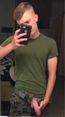 johnboy28:  gooning4guys:  0nlythebestboys:  Www.0nlythebestboys.tumblr.com 🤤🍆  worship marine boner cockcrave marine cum  So hot