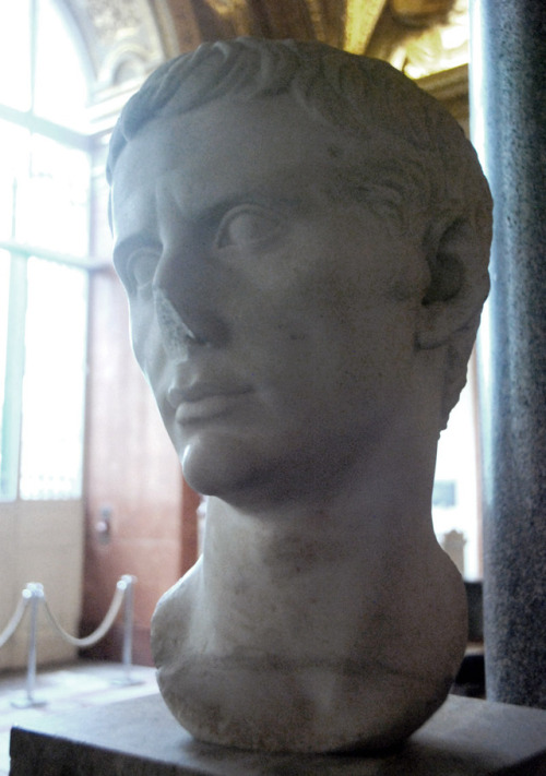 myglyptothek:Portrait of Augustus (similar to type “Forbes”). 29 BC (?). Marble. Musée du Louvre, Paris. Inv. Mr 427 / M
