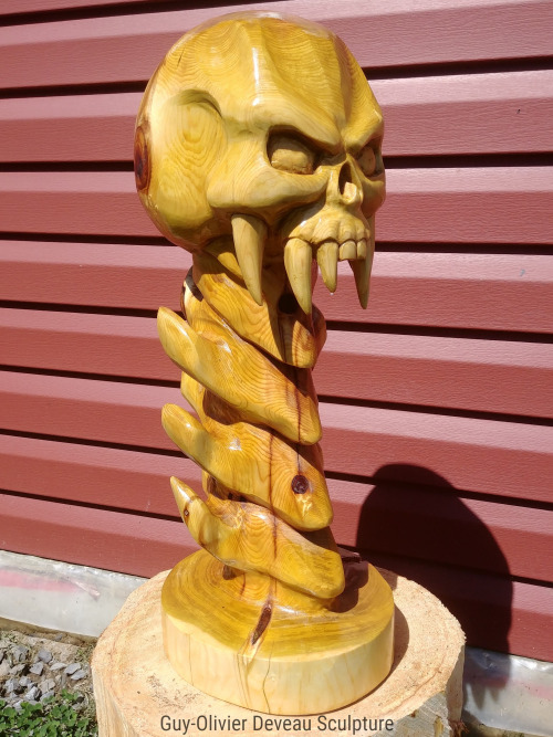 “2nd Skull” wood sculpture, cedar wood, Québec City, 2020.