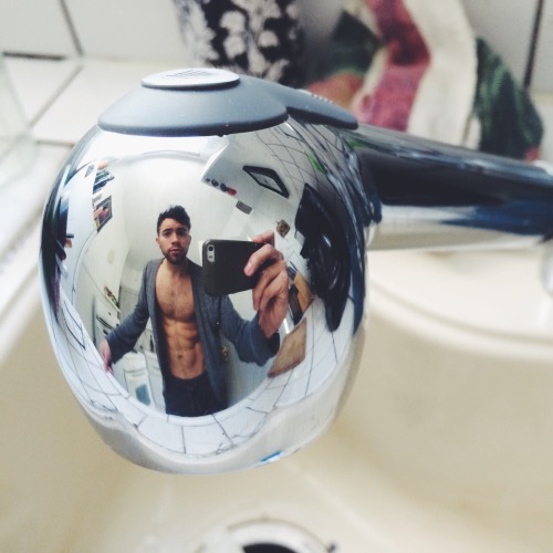 thethingsifindfunny:  doin dishes 