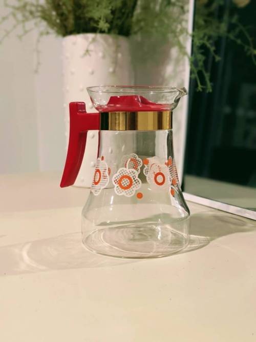 figdays:    Vintage Glass Water Jug //  redhotretro1