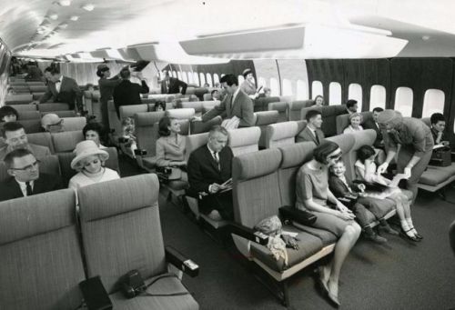 vintageeveryday:Wide seats and plenty of legroom: These old Pan Am photos show how much airline trav