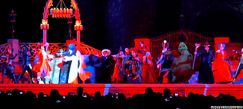 mickeyandcompany:  Sanderson Sisters and the Disney Villains performing the finale of Hocus Pocus Villain Spelltacular at Magic Kingdom Park