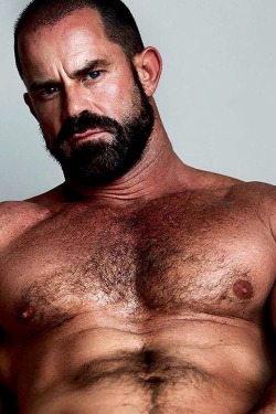 i-want-that-man:  What a desirable man!!! I WANT THAT MAN Tumblr | Twitter | Facebook » Submit Your Pics