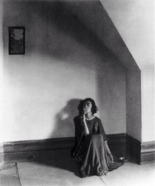 camerettasabauda: Edward Weston: Betty Katz in her attic, 1920 : pinterest.com/saintpala 
