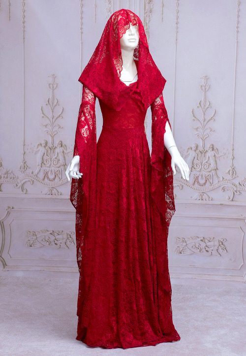 Wulgaria ‘Red Gothic Lace’ Gowns [x] [x]