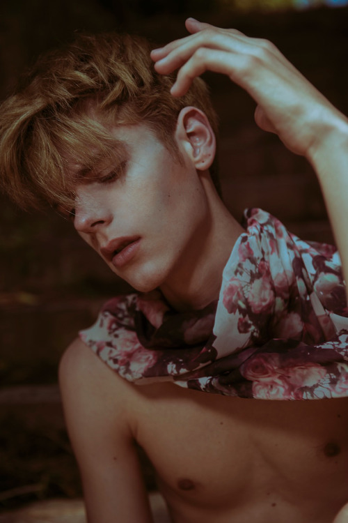 strangeforeignbeauty:  Blu Equis | Photographed by Carlos Pérez Rullán for Sicky Magazine [ male models | 1000+ notes | facebook | twitter | google+ | instagram ] 