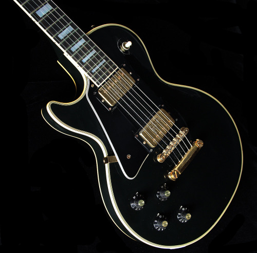 bushdog:  Lefty Guitars Only — 1972 Gibson Les Paul Custom lefthanded 