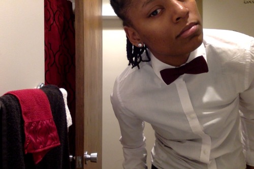 experiencegreatness:  Long Day of Performing Poetry = Bathroom Photoshoots