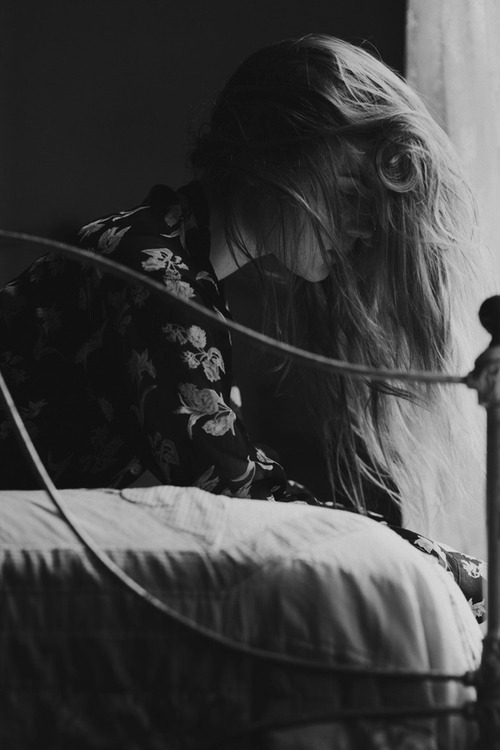 mydreamtolife:
“Non amo particolarmente la gente.
Più lontano ne sto e meglio mi sento.
Charles Bukowski
”