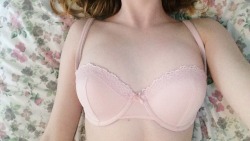 loveme-sex:  Low quality bra pics 