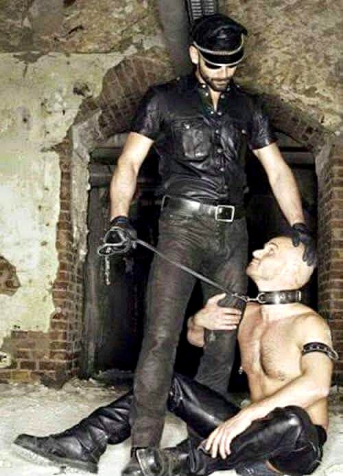 leatherdudez:  leatherdenimtatts:  Collared   Fuck yeah, anyone looking to be worshipped?   Always 