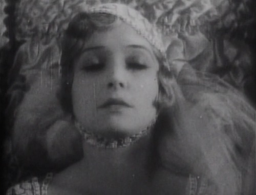 zgmfd:White Zombie (1932)