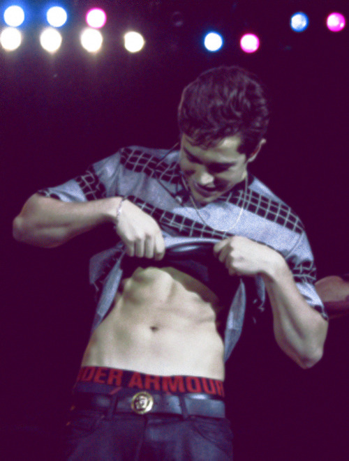 Austin mahone shirtless