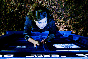 sebastanstian:  Clara Oswald + season 7 + blue 