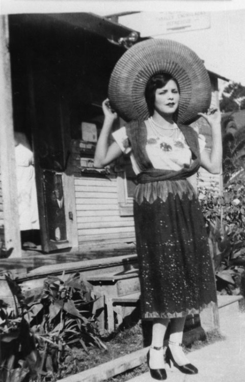 Sex vzque13:  Mexican Americans in the 1940s pictures