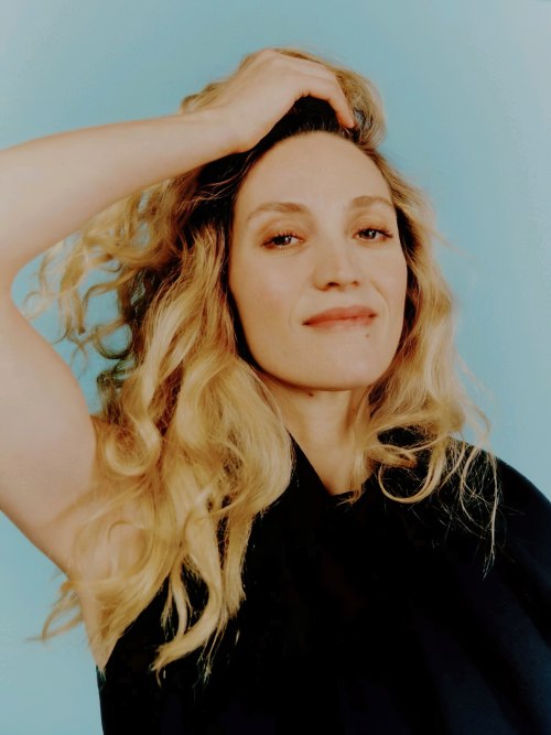 Evelyne Brochu - Le Film Français, portrait session, February 01, 2022 in Paris, France. Julien Lien