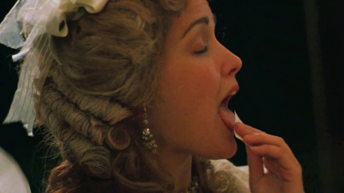 scr33ncaps:Marie Antoinette - Sofia Coppola (2006)