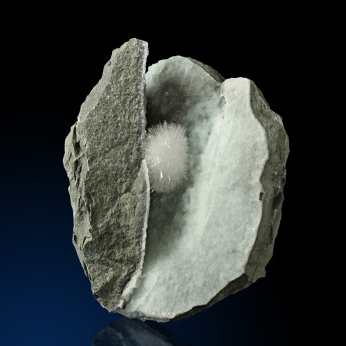 Scolecite - Jalgoan Quarries, Maharashtra, India      