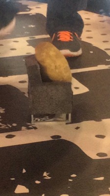 littleblackdress93:  The potato is on stage