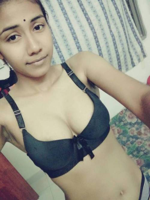 malaysianvandis: rajah6815: malaysian-indian-girls-leaked: Do pm for buy her photos and videos Wow s