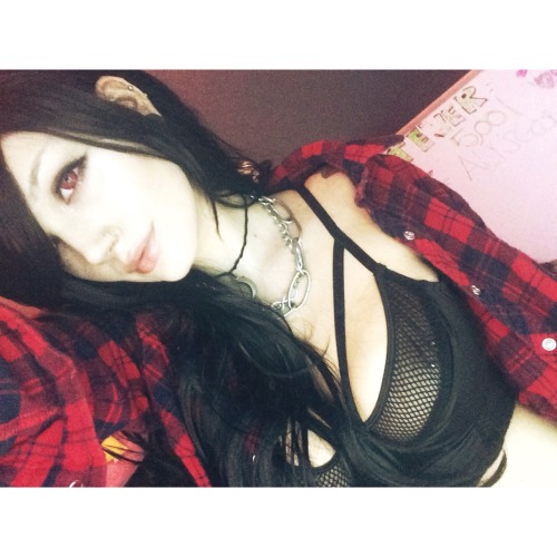 siouxerz:  Wish instaG would let us free the nipple already  @siouxerz for sparkly version~