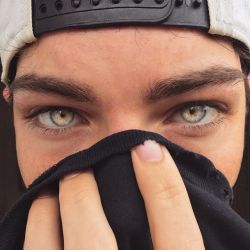 tfootielover:OHMYGOSH his eyes are stunning