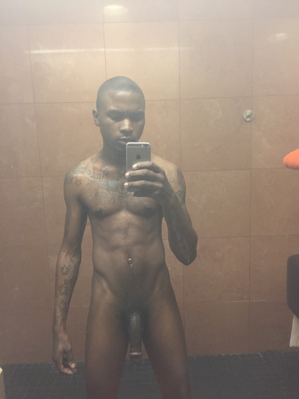 imchillnjustchilln:  The shower was popin tho 😍🥰😍🙌🏾
