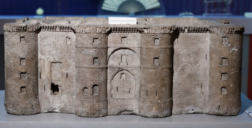 bunniesandbeheadings: historyarchaeologyartefacts: A model of the Bastille carved into a brick from 