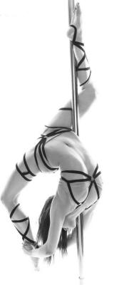 masterprofessor:  annajaded1:That summer, the private lessons moved to her personal studio, and I…  Pole-dancing is extraordinary.