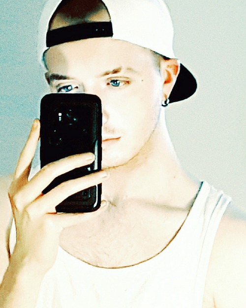 brutalboy: innocent dom :p