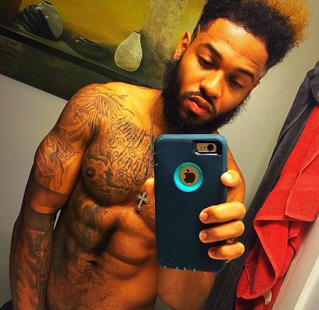 igotyourfav:  inmyw0rld:  😍  Who this 👀👀 