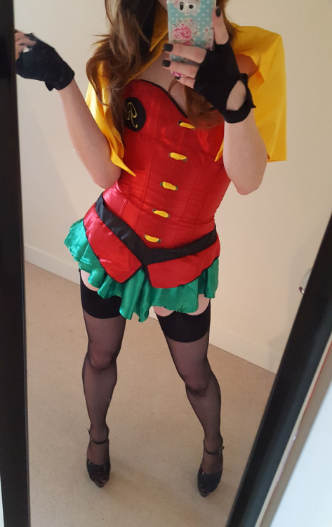 mainlyusedforwalking: Halloween Part 2: This genuinely might be the cutest thing I’ve ever worn =3