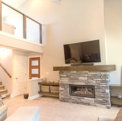 Family Room - Craftsman Family RoomPicture Of A Medium-sized Family Room In The Arts And Crafts Loft