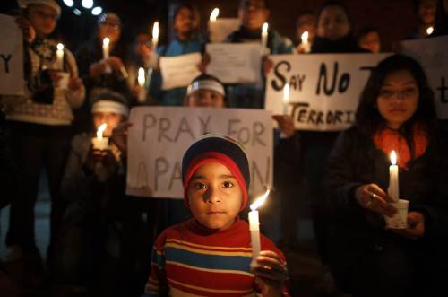 the-gasoline-station: World Stands With Pakistan to Mourn Slain School Children Pakistan woke to a d