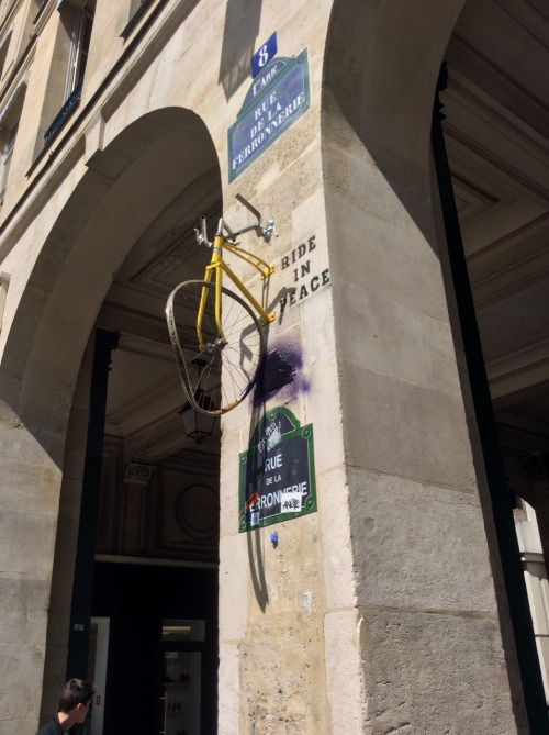 Paris, près des Halles.