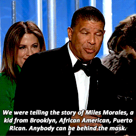 oui-ladybug:Peter Ramsey, a director for Spider-Man: Into the Spider-Verseaccepting the Golden Globe