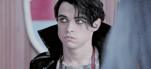 halfadream:“Harry.. great accent. Now you go-”