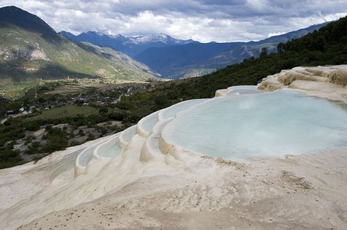 odditiesoflife:White Water Terraces, Shangri-laAn incredible sight - beautifully shaped semi-circles