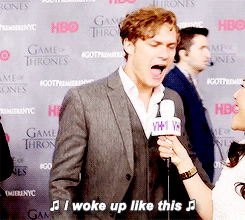 serfborts:  Finn Jones (of Game of Thrones) on which female celebrity he’d like