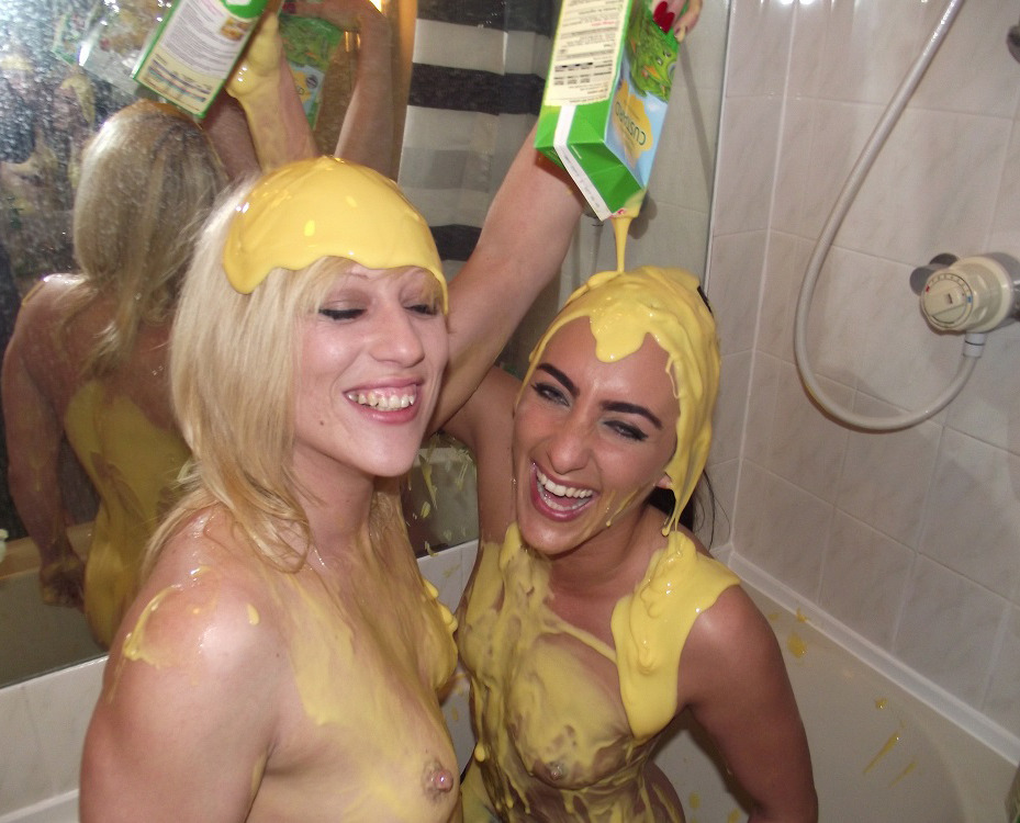 wampicsandgifs:  Axa Jay and Chloe Lovette - Naked Custard/Cream Session by Tony