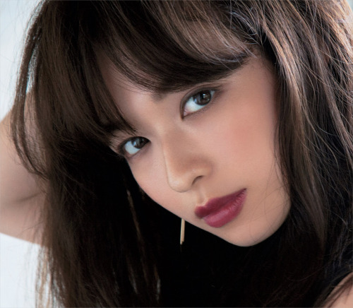 licoricewall:  森絵梨佳 (Erika Mori): Biteki - Oct 2014