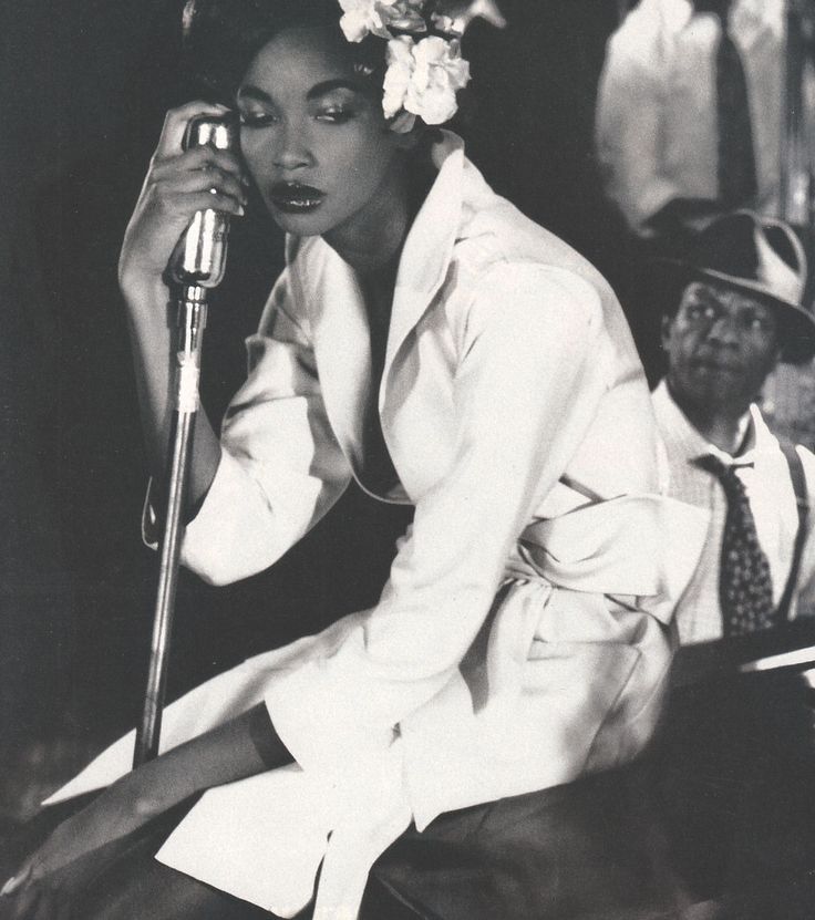 supermodelgif:  “En scene avec Billie Holiday” Beverly Peele photographed by