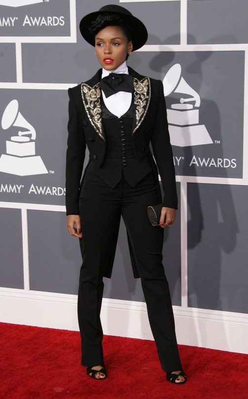 darksteel-relic:  biologicalstepfather:  libertarirynn:  estelliaslair:  vaporwavesimulator: women wear suits better than men and thats just a cold hard fact One name to those who doubt these words: ESTHER QUEK I rest my case.  Exhibit B: Janelle Monáe