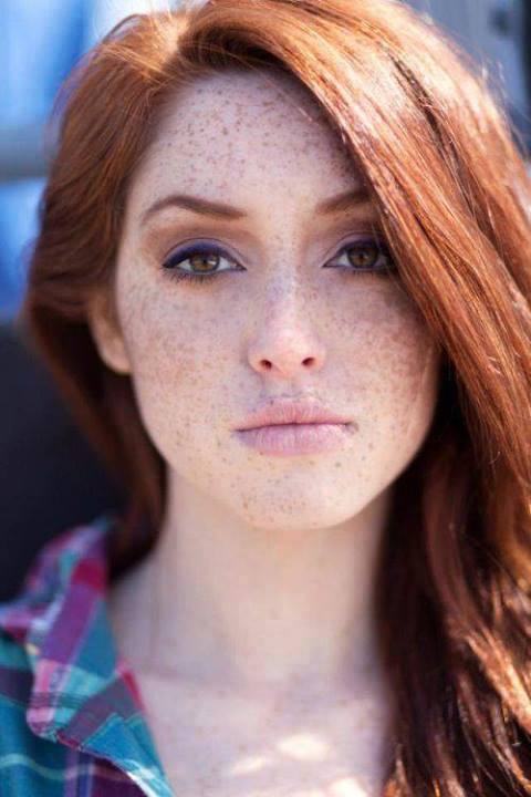 trilithbaby:  Mmmm more freckles to taste 